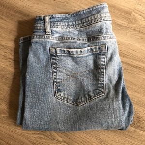 Women’s Aeropostale Light Wash Jeans 👖 Size 13/14